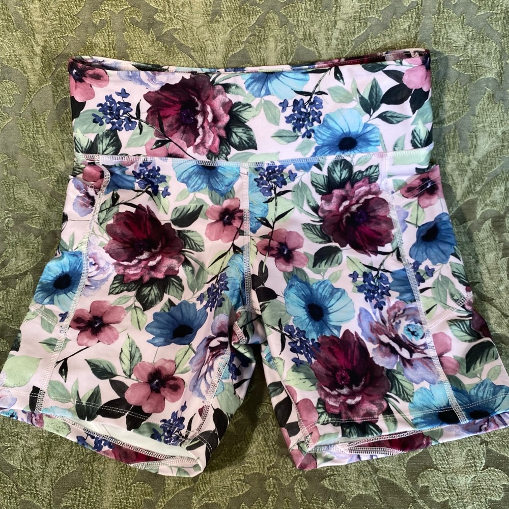 Floral print bike shorts by Marika, size XL